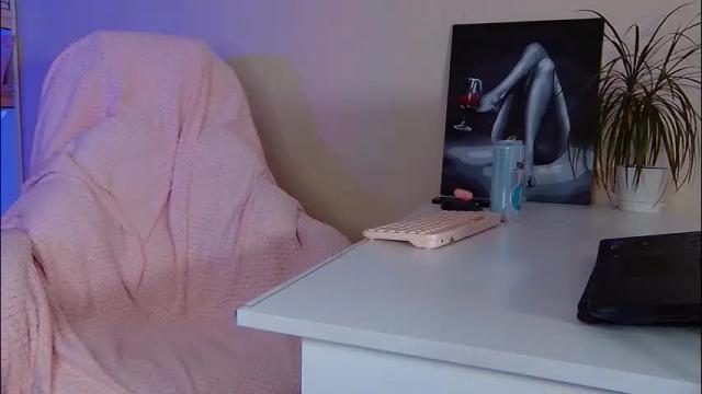 Image 4 of queen_jules Stream on Chaturbate on 1 month ago