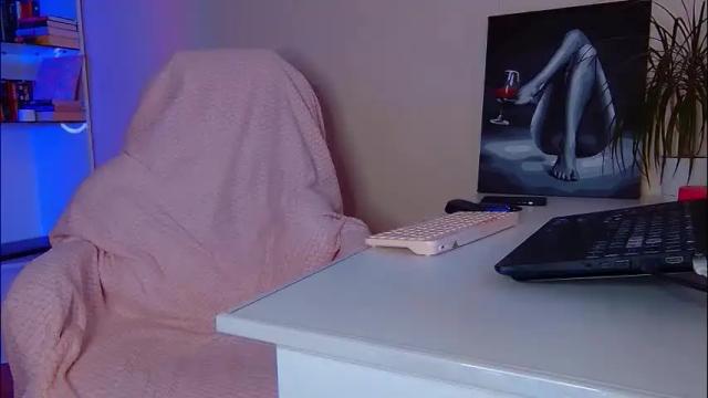 Image 11 of queen_jules Stream on Chaturbate on 24 days ago