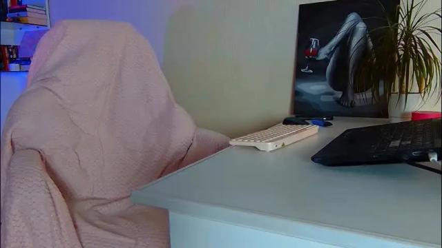 Image 4 of queen_jules Stream on Chaturbate on 24 days ago