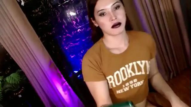 Image 2 of queen_kendalx19 Stream on Chaturbate on 1 month ago
