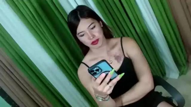 Image 3 of queen_kendalx19 Stream on Chaturbate on 1 month ago