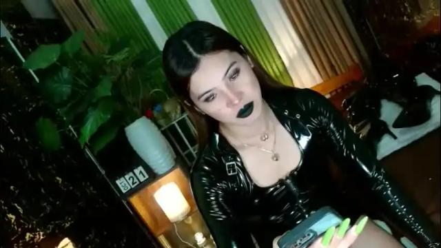 Image 4 of queen_kendalx19 Stream on Chaturbate on 5 days ago