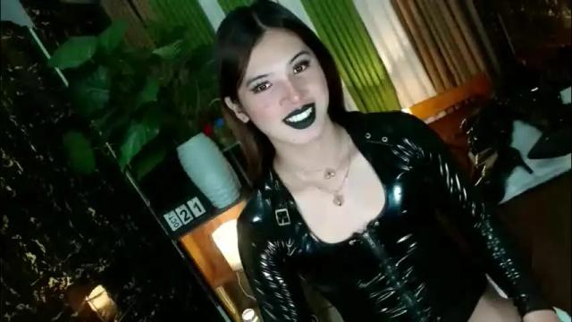 Image 7 of queen_kendalx19 Stream on Chaturbate on 5 days ago