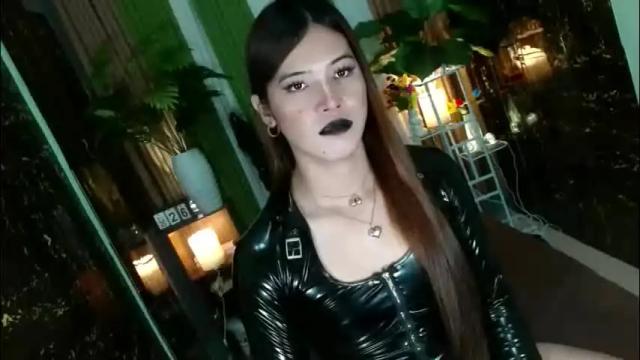 Image 12 of queen_kendalx19 Stream on Chaturbate on 16 hours ago