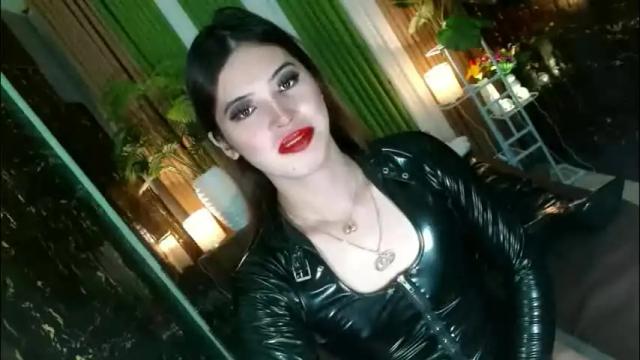 Image 6 of queen_kendalx19 Stream on Chaturbate on 19 days ago