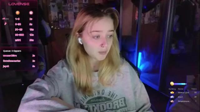 Image 6 of queen_kitty1818 Stream on Chaturbate on 1 day ago