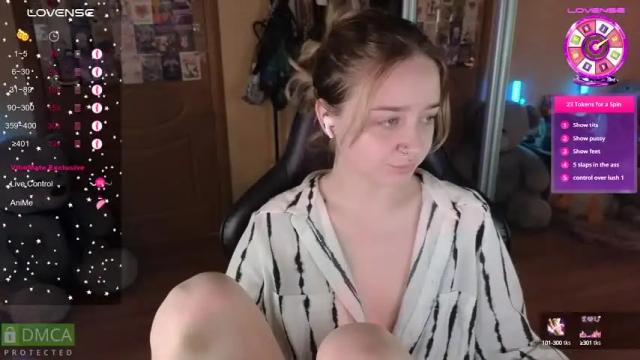 Image 12 of queen_kitty1818 Stream on Chaturbate on 6 days ago