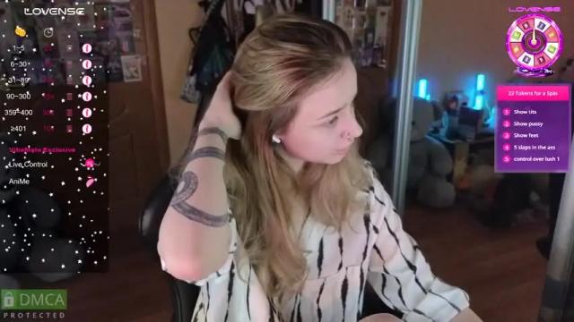 Image 3 of queen_kitty1818 Stream on Chaturbate on 6 days ago