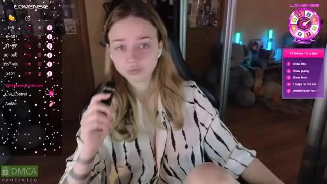 Image 6 of queen_kitty1818 Stream on Chaturbate on 6 days ago