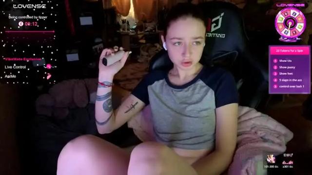 Image 12 of queen_kitty1818 Stream on Chaturbate on 1 month ago