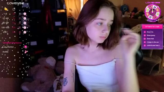 Image 4 of queen_kitty1818 Stream on Chaturbate on 19 days ago