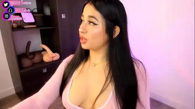 Image 4 of queen_liana Stream on Chaturbate on 1 month ago