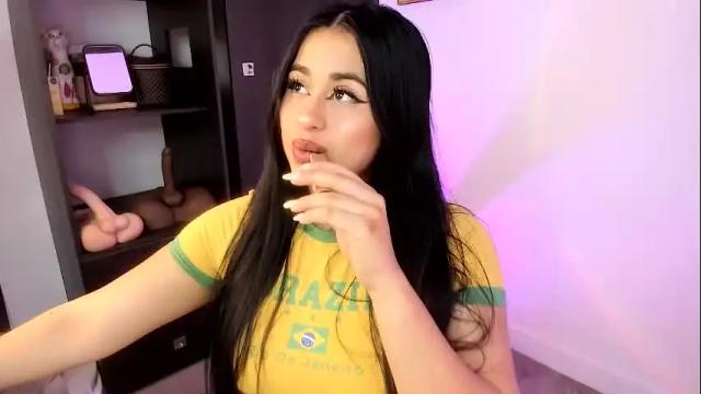 Image 2 of queen_liana Stream on Chaturbate on 1 month ago