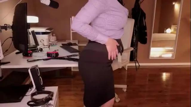 Image 7 of queen_manifest Stream on Chaturbate on 6 days ago