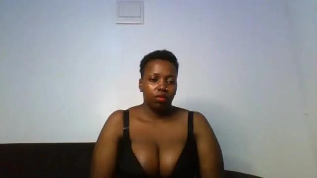 Image 12 of queen_melanine Stream on Chaturbate on 18 months ago