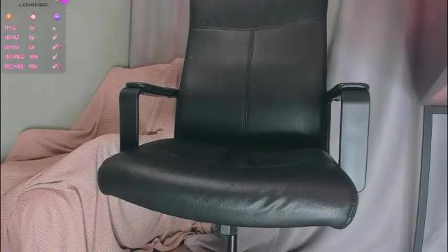 Image 8 of queen_nylon Stream on Chaturbate on 4 days ago