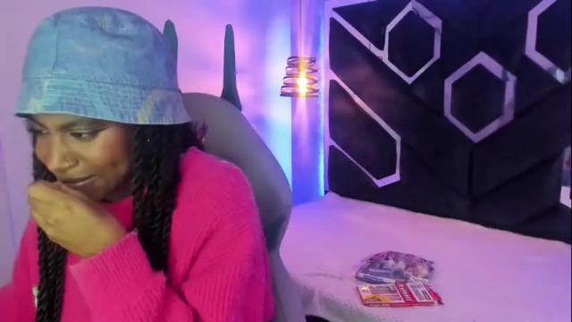 Image 2 of queen_perla_ Stream on Chaturbate on 1 month ago