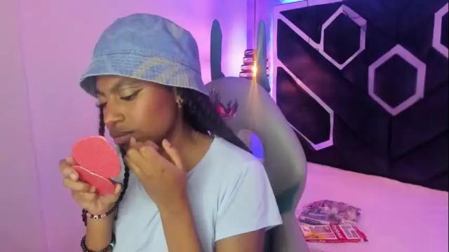 Image 7 of queen_perla_ Stream on Chaturbate on 1 month ago
