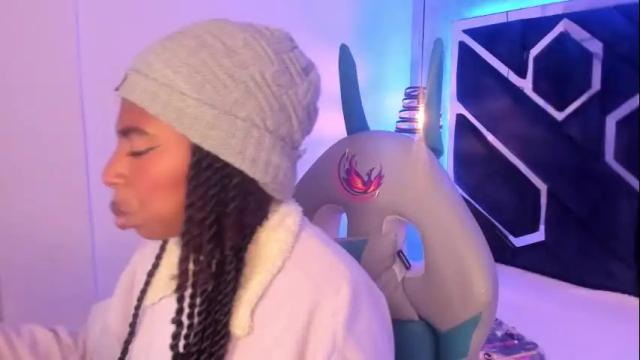 Image 2 of queen_perla_ Stream on Chaturbate on 1 month ago