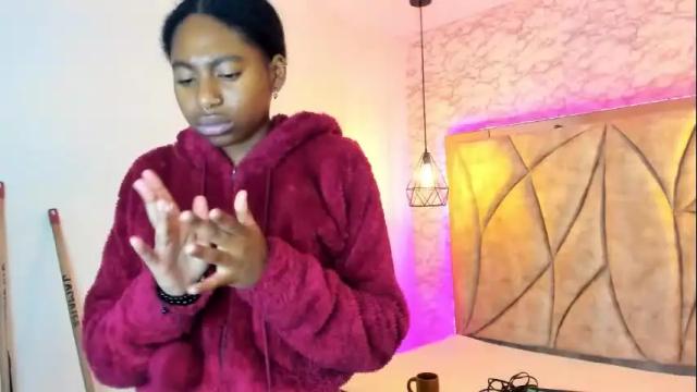 Image 8 of queen_perla_ Stream on Chaturbate on 1 month ago