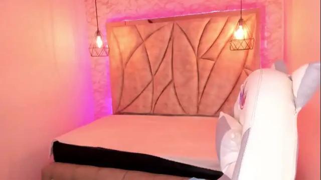 Image 2 of queen_perla_ Stream on Chaturbate on 1 month ago