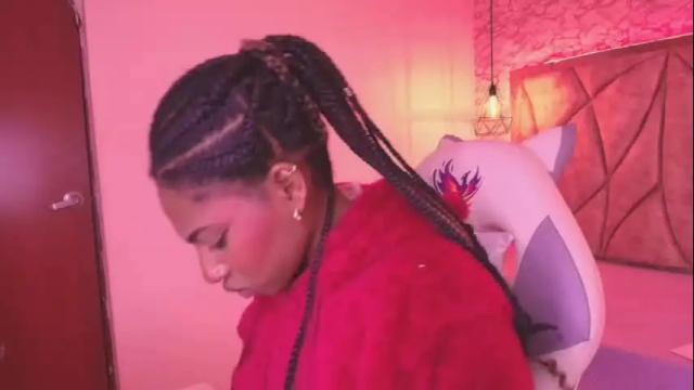 Image 3 of queen_perla_ Stream on Chaturbate on 16 days ago