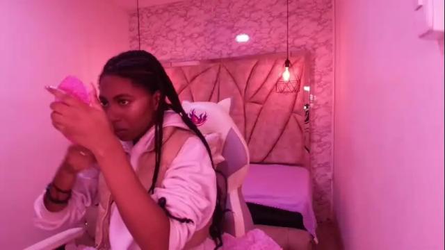 Image 10 of queen_perla_ Stream on Chaturbate on 14 days ago