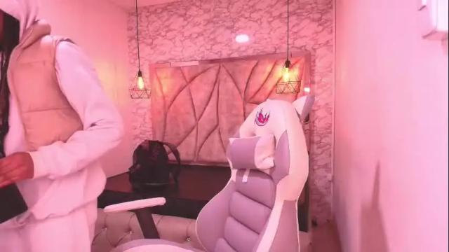 Image 2 of queen_perla_ Stream on Chaturbate on 14 days ago