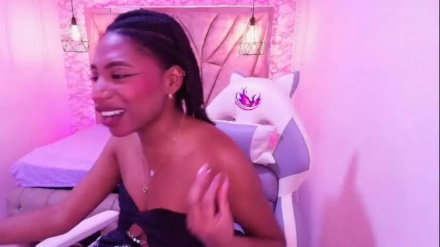 Image 12 of queen_perla_ Stream on Chaturbate on 9 days ago