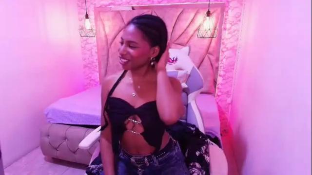 Image 7 of queen_perla_ Stream on Chaturbate on 9 days ago