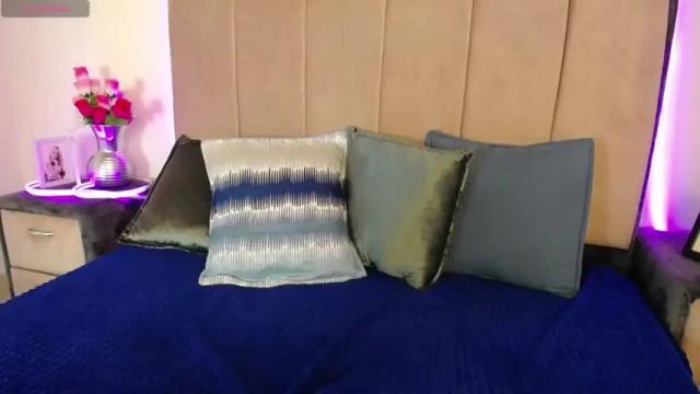 Image 2 of queen_rose11 Stream on Chaturbate on 13 months ago