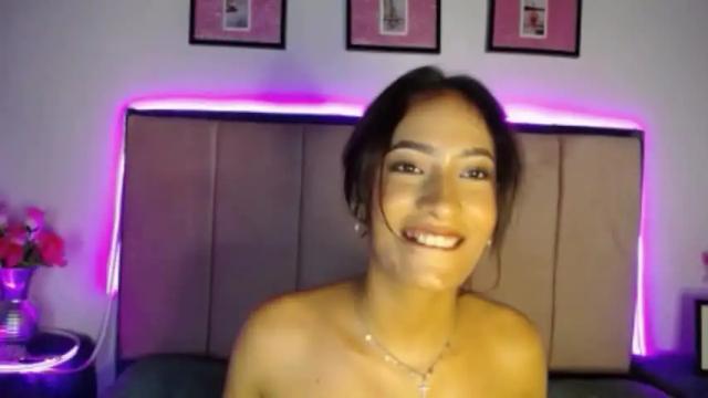 Image 4 of queen_rose11 Stream on Chaturbate on 13 months ago