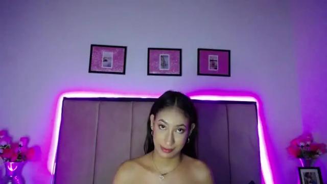 Image 1 of queen_rose11 Stream on Chaturbate on 22 months ago