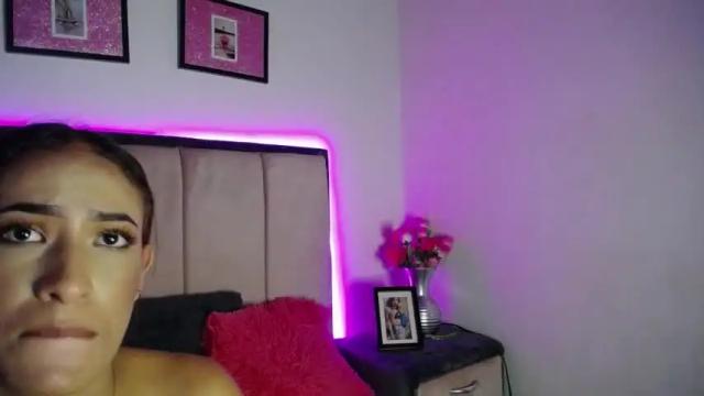 Image 8 of queen_rose11 Stream on Chaturbate on 21 months ago