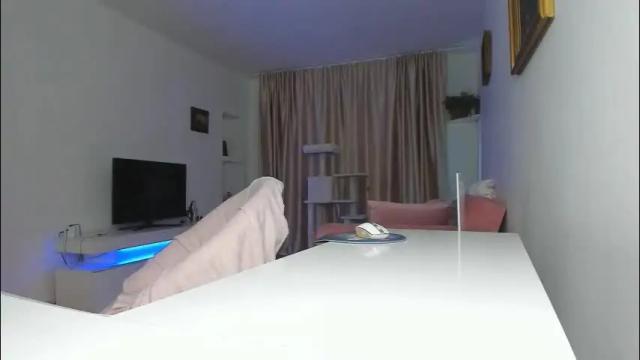 Image 12 of queen_yasmine Stream on Chaturbate on 2 months ago