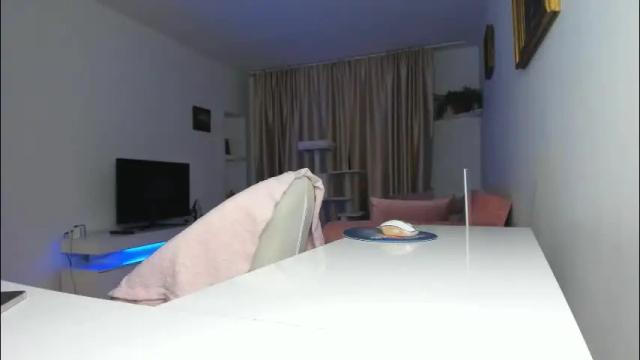 Image 7 of queen_yasmine Stream on Chaturbate on 2 months ago