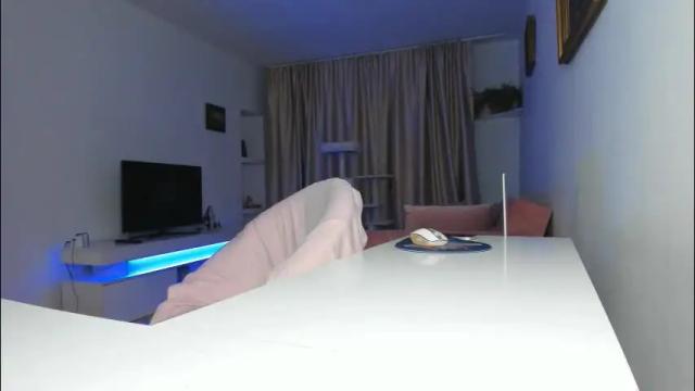 Image 6 of queen_yasmine Stream on Chaturbate on 2 months ago