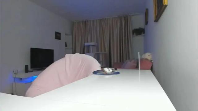 Image 12 of queen_yasmine Stream on Chaturbate on 2 months ago