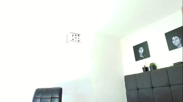 Image 6 of queenaliice Stream on Chaturbate on 1 month ago