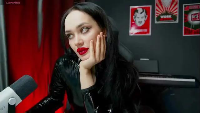 Image 7 of queenaliss Stream on Chaturbate on 1 month ago