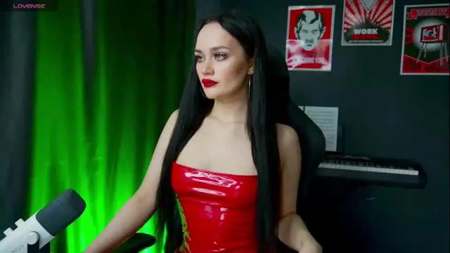Image 6 of queenaliss Stream on Chaturbate on 24 days ago