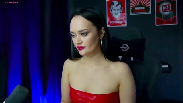 Image 7 of queenaliss Stream on Chaturbate on 16 days ago