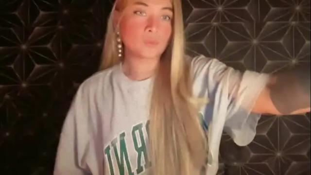 Image 10 of queenarthalia Stream on Chaturbate on 19 months ago