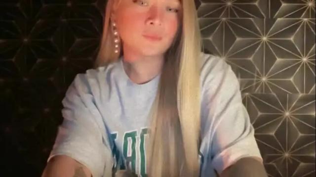 Image 2 of queenarthalia Stream on Chaturbate on 19 months ago