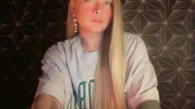 Image 4 of queenarthalia Stream on Chaturbate on 19 months ago
