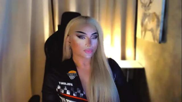 Image 2 of queenarthalia Stream on Chaturbate on 1 month ago