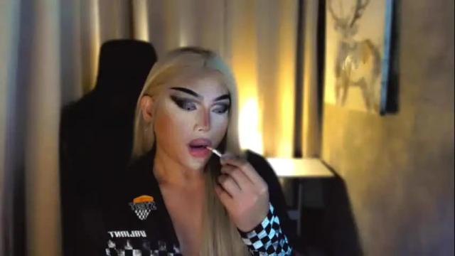 Image 2 of queenarthalia Stream on Chaturbate on 1 month ago