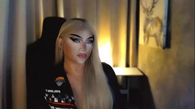 Image 3 of queenarthalia Stream on Chaturbate on 1 month ago