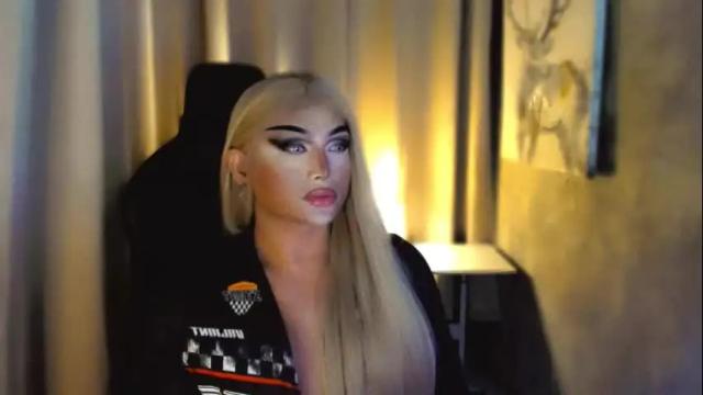 Image 7 of queenarthalia Stream on Chaturbate on 1 month ago