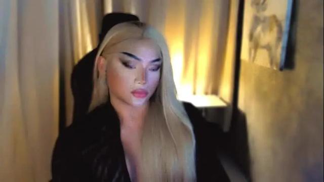 Image 2 of queenarthalia Stream on Chaturbate on 9 days ago